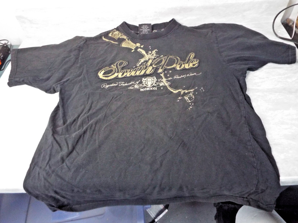South Pole Black with Gold lettering Graphic T-Shirt Size Large